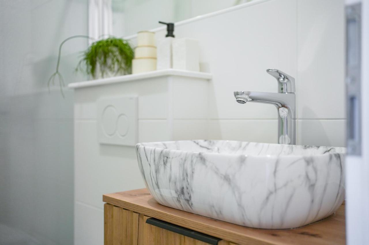 Studio Apartment Smile, Near Beach & Center, Free Parking, Balcony Μακάρσκα Εξωτερικό φωτογραφία